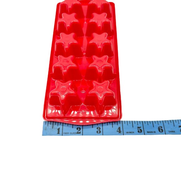 3 Qt Plastic Pitcher With Blue Handle and 3 Star-Shaped Ice Cube Trays Red White - Picture 9 of 9